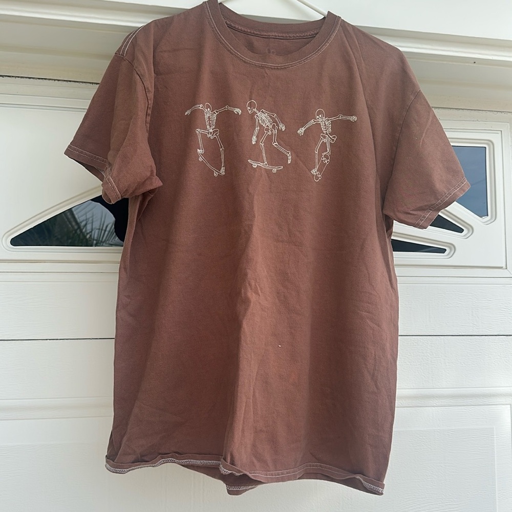 Size medium brown skeleton skate top from Tilly’s